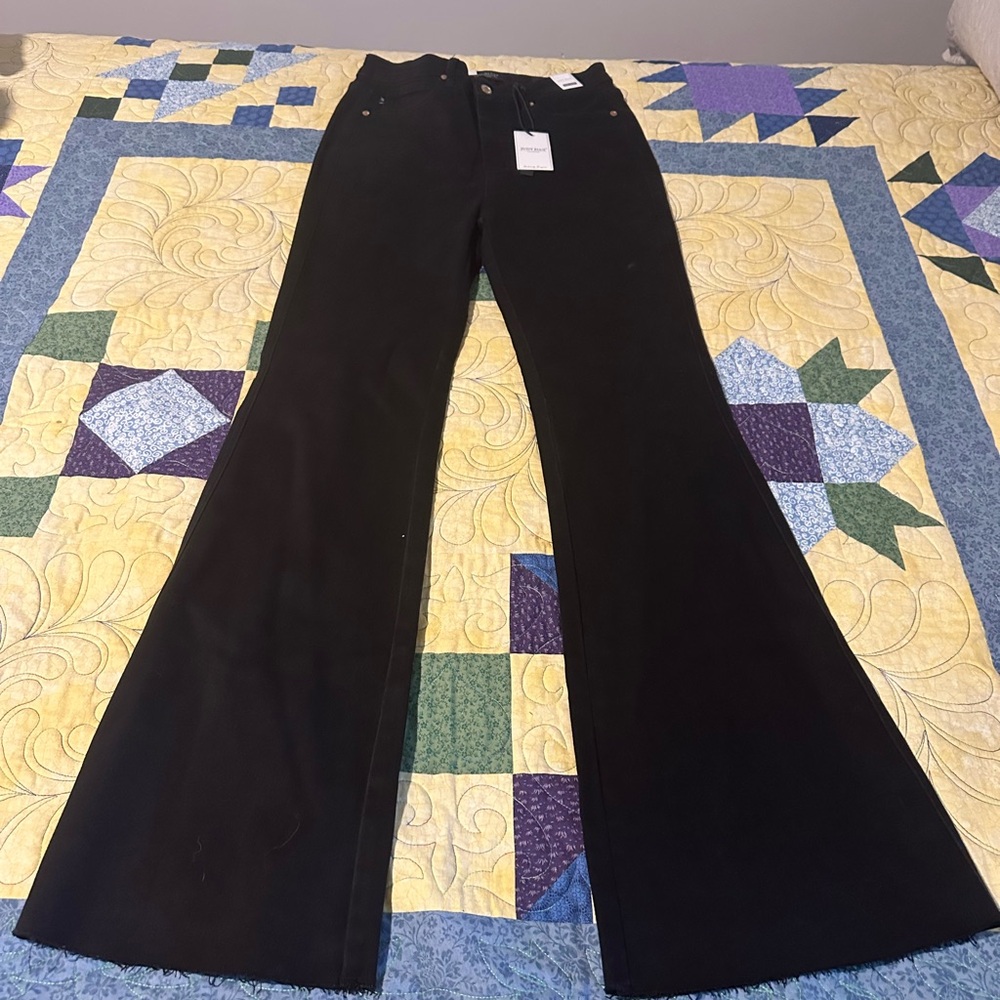 Judy Blue Classic Black Denim Jeans Flare unfinished hem. Smooth denim.
